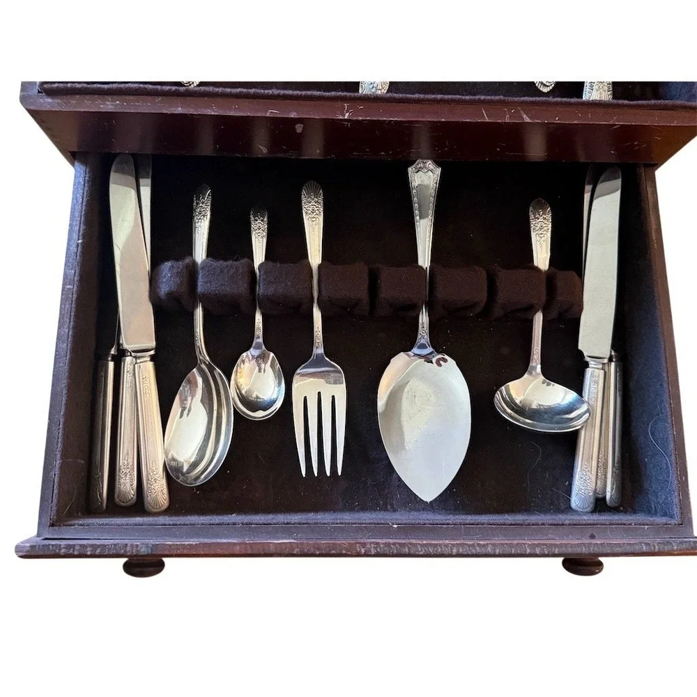 Wolff Wm. Rogers Vintage Silverplate Flatware Set Floral Shell w Chest